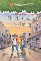 Cidade fantasma ao entardecer